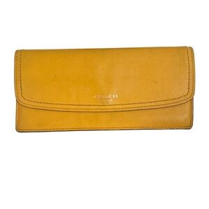 Coach Older  Thin Leather Wallet snap Closure Mustard Yellow preloved
7.3/4x4"